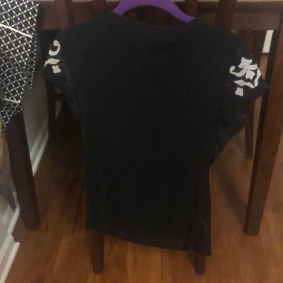 Beautiful blouse - Picture 2 of 2